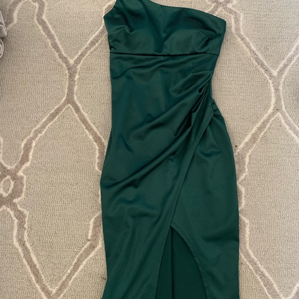 Elegant Green One-Shoulder Dress